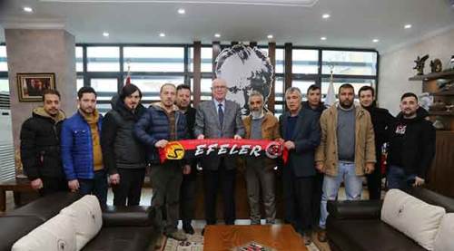 Eskişehirspor taraftarından Kazım Kurt’a teşekkür