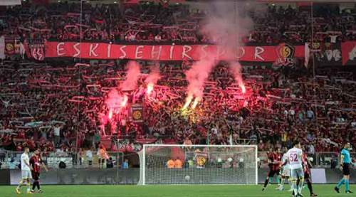Eskişehirspor taraftarları yine büyüklüğünü gösterdi