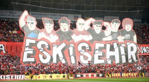 Eskişehirspor tribünlerinde harika görüntüler