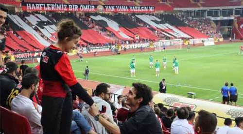 Eskişehirspor tribününde büyük sürpriz!