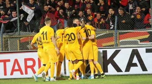 Eskişehirspor Ümraniyespor maçı ile sevindirecek!