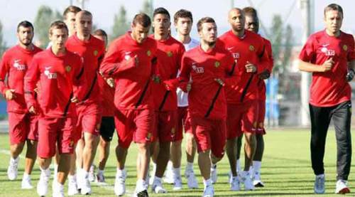 Eskişehirspor'un altyapısında oyuncu yok muydu?