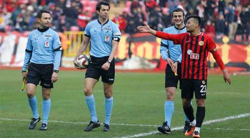 Eskişehirspor'un bariz penaltısı verilmedi!