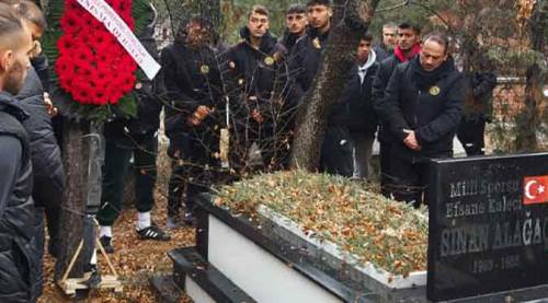 Eskişehirspor'un efsane kalecisi için anlamlı anma