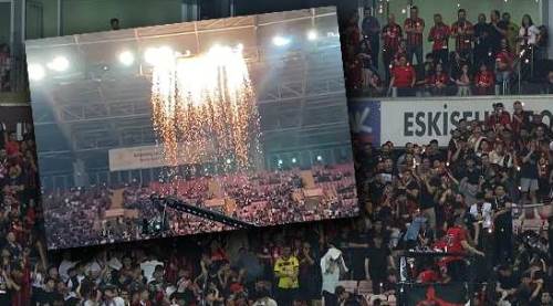 Eskişehirspor'un şampiyonluk kutlamasında tehlikeli anlar