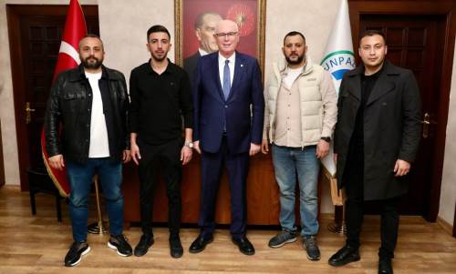 Eskişehirspor'un taraftar grubu Nefer’den Kazım Kurt'a ziyaret