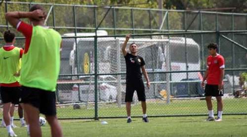 Eskişehirspor yönetimi: Hocamızın yanındayız!