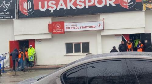 Eskişehirspor yönetimine saldırı: Başkan Entok’un aracı taşlandı!