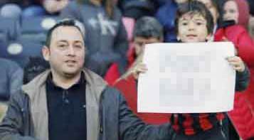 Eskişehirsporlu çocuktan anlamlı pankart