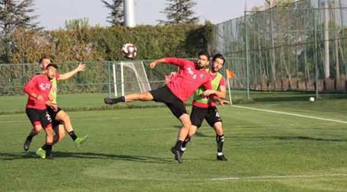 Eskişehirsporlu futbolculara durmak yasak!