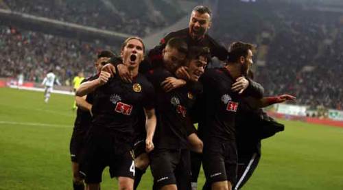 Eskişehirsporlu futbolcuların kafalarını karıştırıyorlar