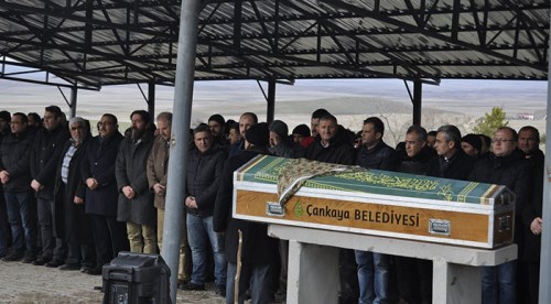 Eskişehjir'deki kazada ölenler toprağa veriliyor
