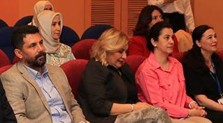 ESOGÜ'de 'Güvenli Annelik Uygulamaları' konferansı düzenlendi