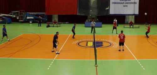 ESOGÜ'de ayak tenisi turnuvası başladı