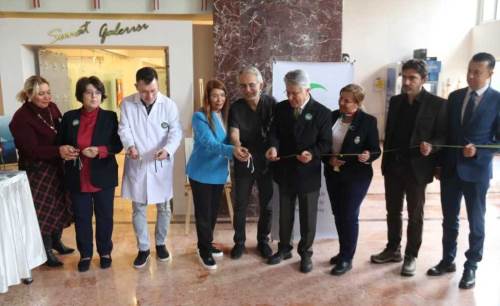 ESOGÜ’de bağımlılık karikatürleri sergilendi