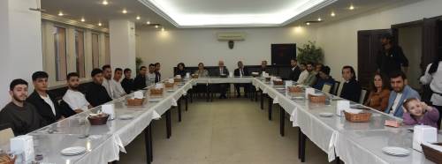 ESOGÜ yönetimi iftarda Filistinli öğrencilerle buluştu