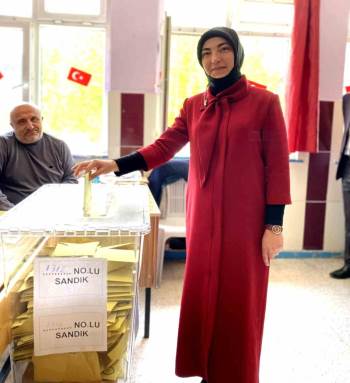 Esra Özbek Balcı: "Seçimler Kütahya Ve Türkiye’Ye Hayırlı Ve Uğurlu Olsun"
