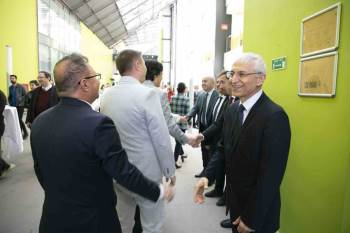 Estü’De Bayramlaşma Sevinci