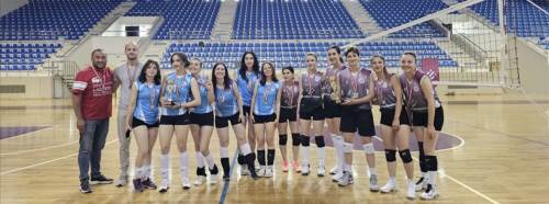 ESTÜ’de voleybol kupaları sahiplerini buldu