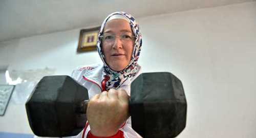 EV HANIMLIĞINDAN ŞAMPİYONLUĞA