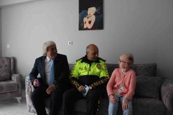 Evde Eğitim Gören Anadolu Lisesi 9. Sınıf Öğrencisi Ceydanur Kaya’Ya Özel Ziyaret
