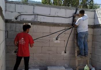 Evi Yanan 11 Kişilik Aileye Yardım
