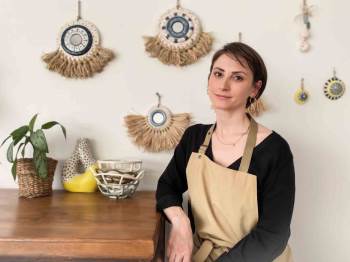 Evinde Yaptığı Seramiklerle Yurt Dışına Açıldı
