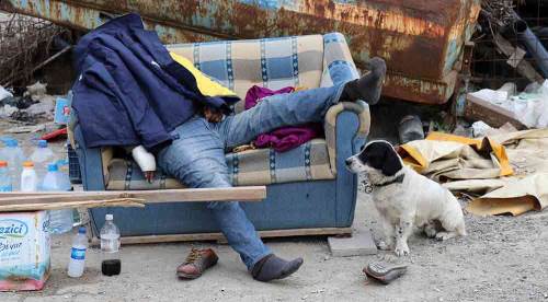 Evini satıp sokakta yaşayan adam ölü bulundu