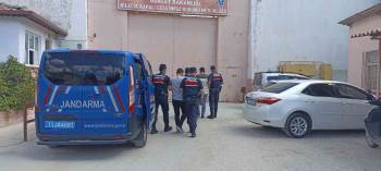 Evlerden Hırsızlık Yapan 2 Şahıs Tutuklandı
