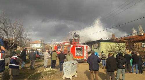 Evleri yanan çift kalp krizi geçirdi: 1 ölü
