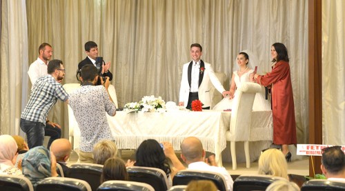 Evlilik için 8.8.2018 tarihini seçtiler