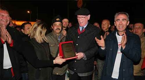 EYT’lilerden Kazım Kurt’a teşekkür