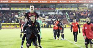 Şeytanın bacağı kırıldı