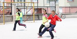 Fahri Günay'da futbol turnuvası