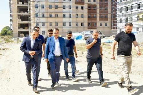 Fatih Dönmez, Eskişehir'de yapımı devam eden KYK yurdunun inşaatını ziyaret etti