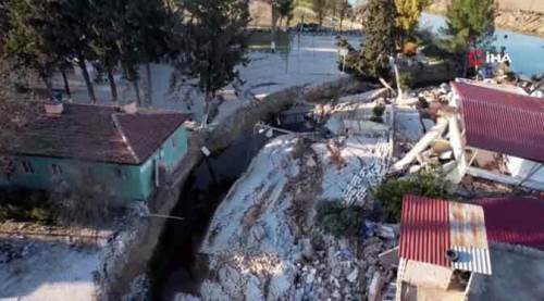 Fay hattının geçtiği köy işte böyle ikiye bölündü!