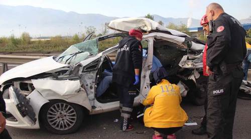Feci kaza! Metrelerce sürükleyip adeta...