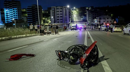Feci kazada 2 genç hayatını kaybetti