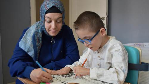 Fedakar anne, serebral palsili oğlunun hayatını değiştiriyor