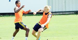 Fener, şimşeklere bileniyor