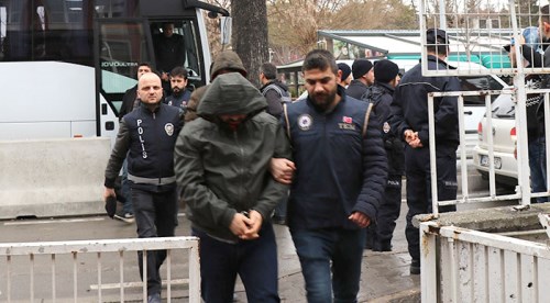 FETÖ şüphelisi 14 asker adliyeye sevk edildi
