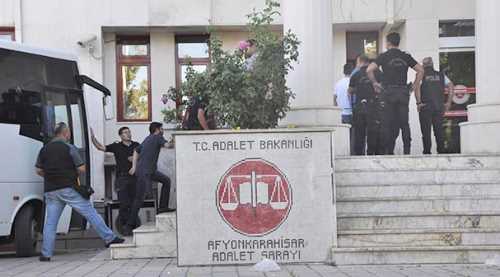 FETÖ zanlısı 28 kişi adliyeye çıkarıldı