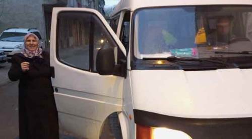 Fıkra gibi olay: Park ettikleri minibüsü kaybettiler!