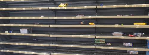 Film değil gerçek: Eskişehir’de marketi talan ettiler