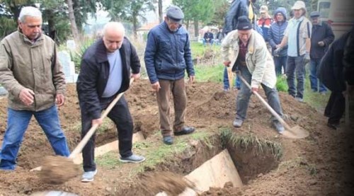 Film gibi olay Eskişehir'e gömülecek cenazeyi...