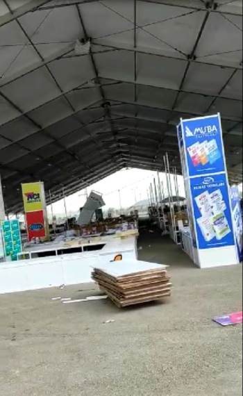 Fırtınaya Rağmen Fuar Kuruldu
