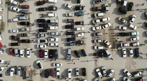 Fiyatlar düştü ama bayilerde otomobil yok!