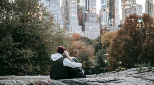  Flört Ne Demek? Anlamı, Türleri ve Toplumsal Yansımaları