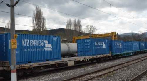 Fotoğraf çektirmek isterken canından oluyordu