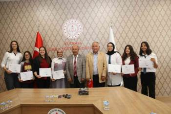 Fransa’Dan Dönen Proje Ekibi Öğrencileri Müdür Başyiğit’İ Bilgilendirdi
